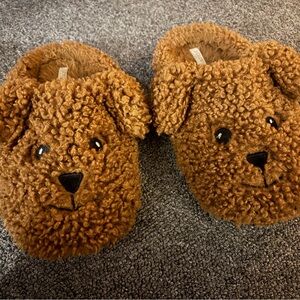 J Crew Boys' fuzzy dog slippers Kids size 2 cedar wood color